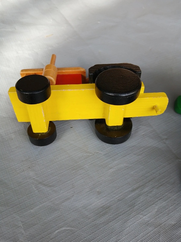 Traktor a 3 vozíky - 5