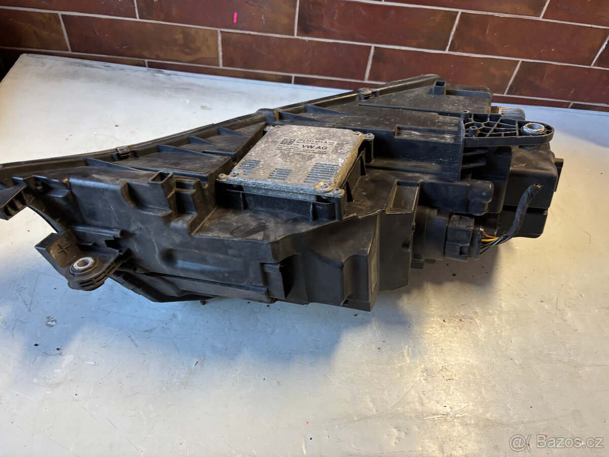 Xenonový světlomet OCTAVIA 3 III FACE 5E1941015D - 5