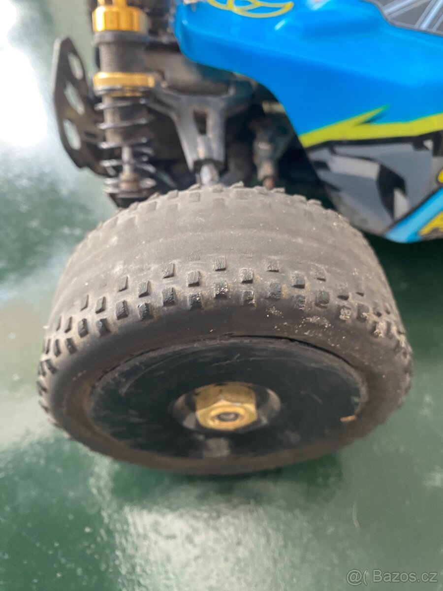 RC auto absima 1/8 - 5