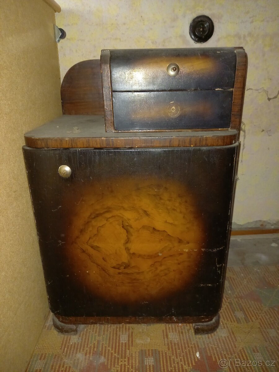 Kredenc,kamna,stříň,toaletka,stolek,police,retro lustr - 5