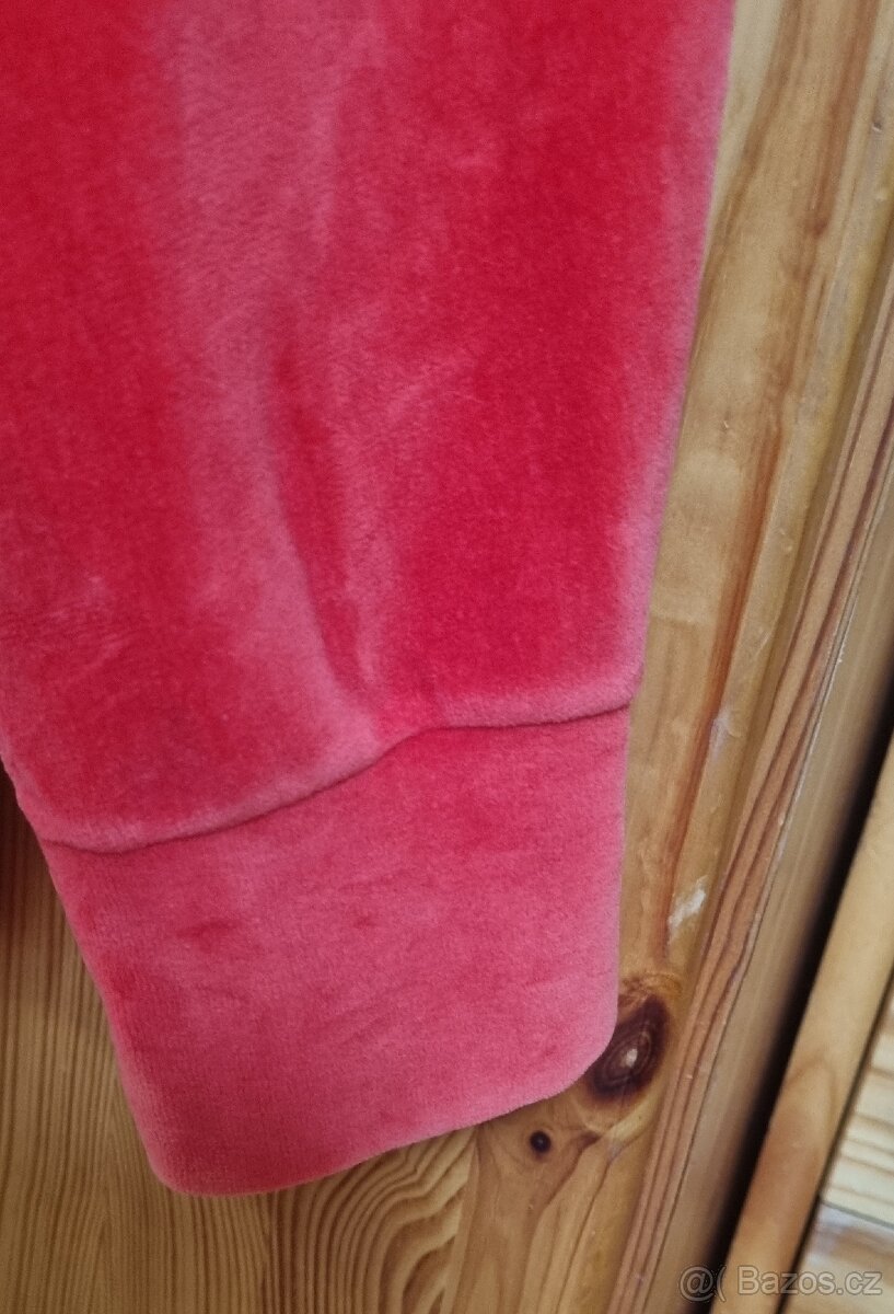 Červené sametová mikina - 5