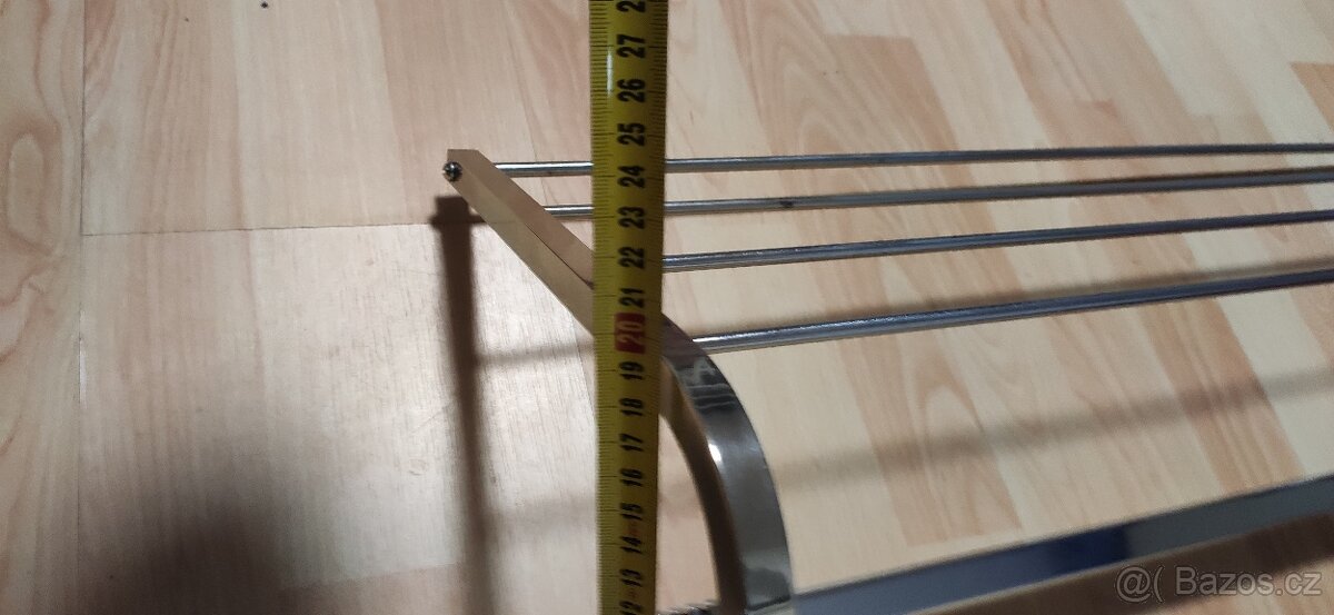 Funkcionalistický chromovaný věšák - 5