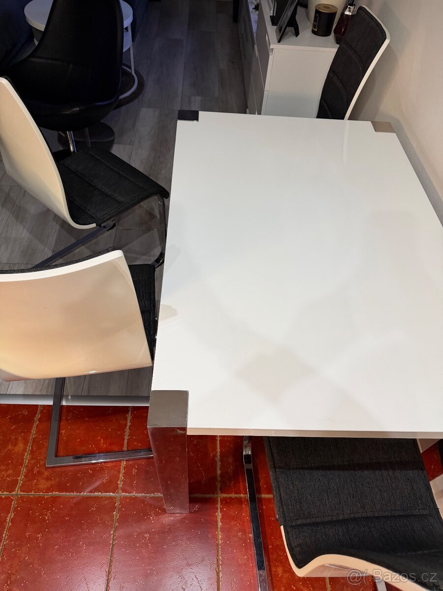 Jidelni stul+zidle - 5