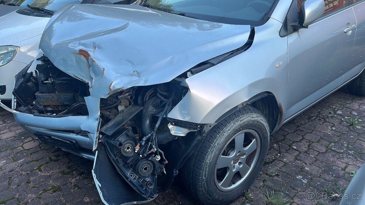 Toyota RAW4 benzin 2,0 benzin 4x4 - 5