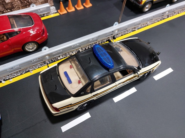 model auta Chevrolet impala policajná verzia Maisto 1:18 - 5