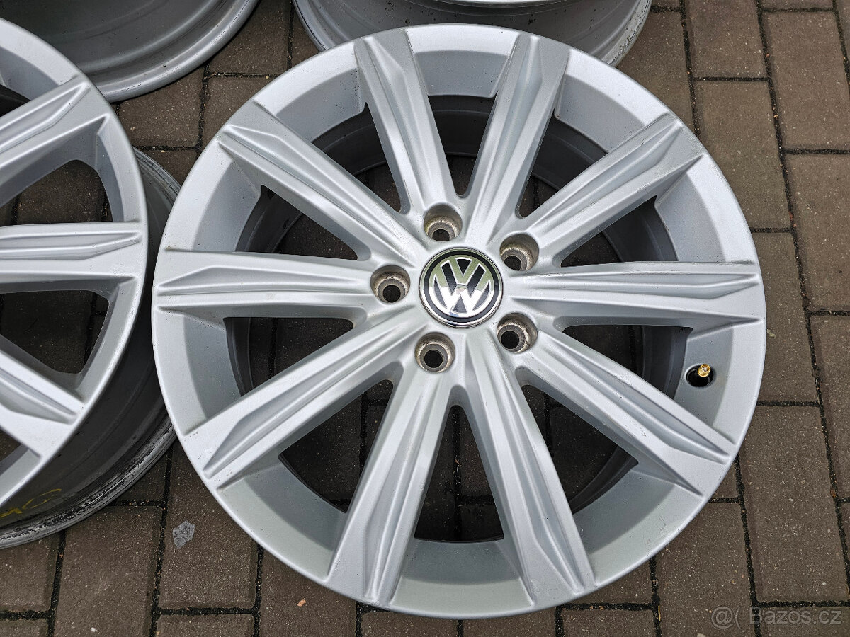 ALU kola disky VW Touran Jetta Golf 5x112 R17 - 5