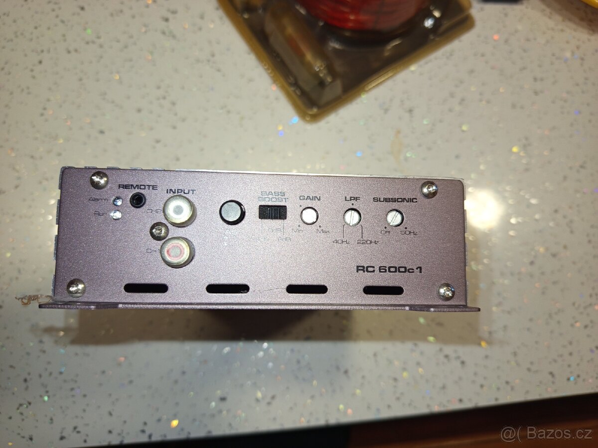 Subwoofer se zesilovačem - 5