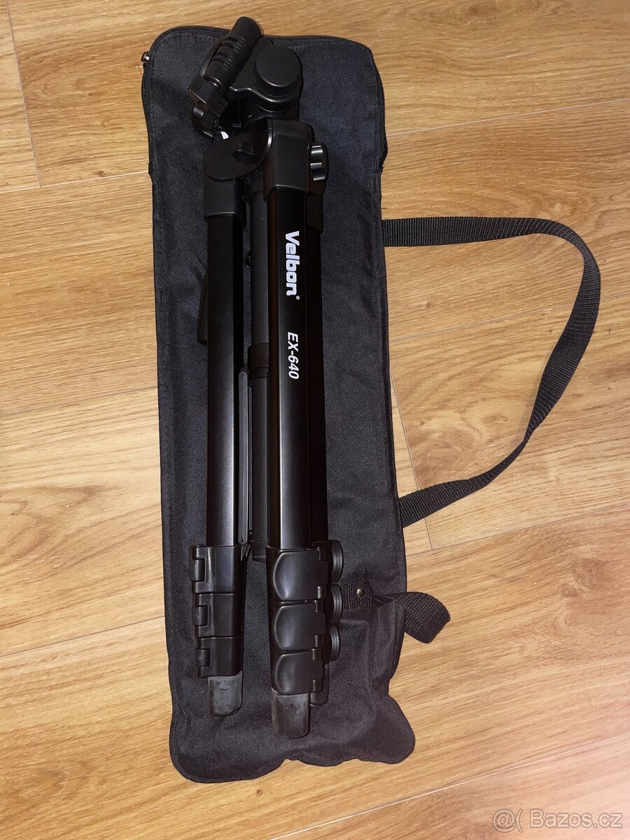 NIKON D3200 + příslušenství - 5