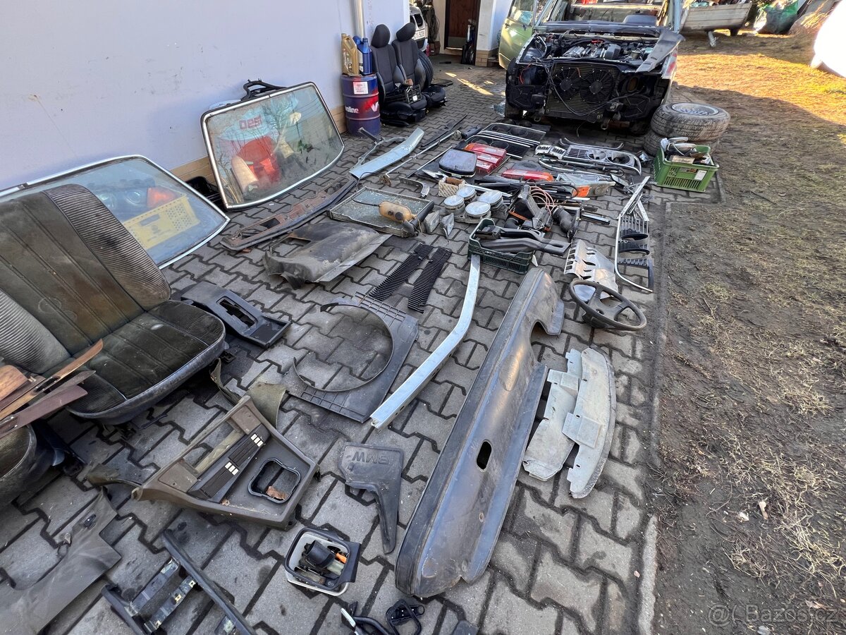 BMW E23 karoserie na kolech + díly - 5