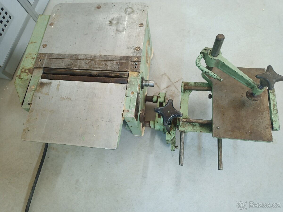 Dřevoobráběcí stroj UMDS - 5
