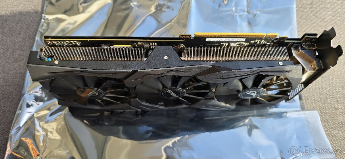 ASUS ROG Strix GeForce GTX 1070, 8G, GAMING - 5