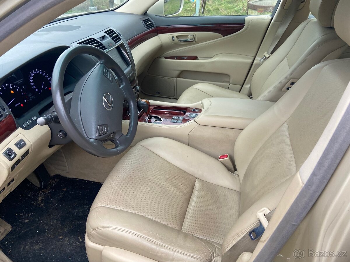 Lexus LS460 - 5