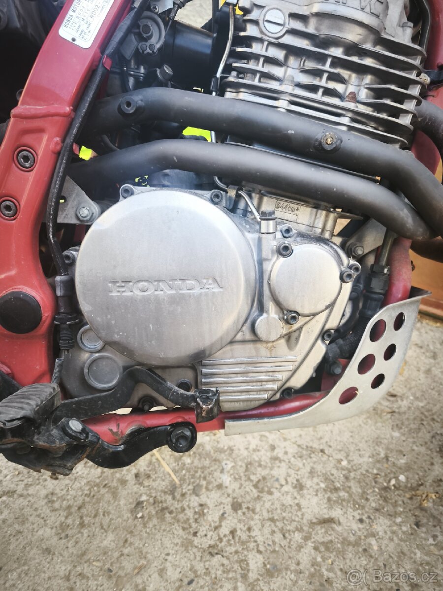 Honda Dominátor 650
