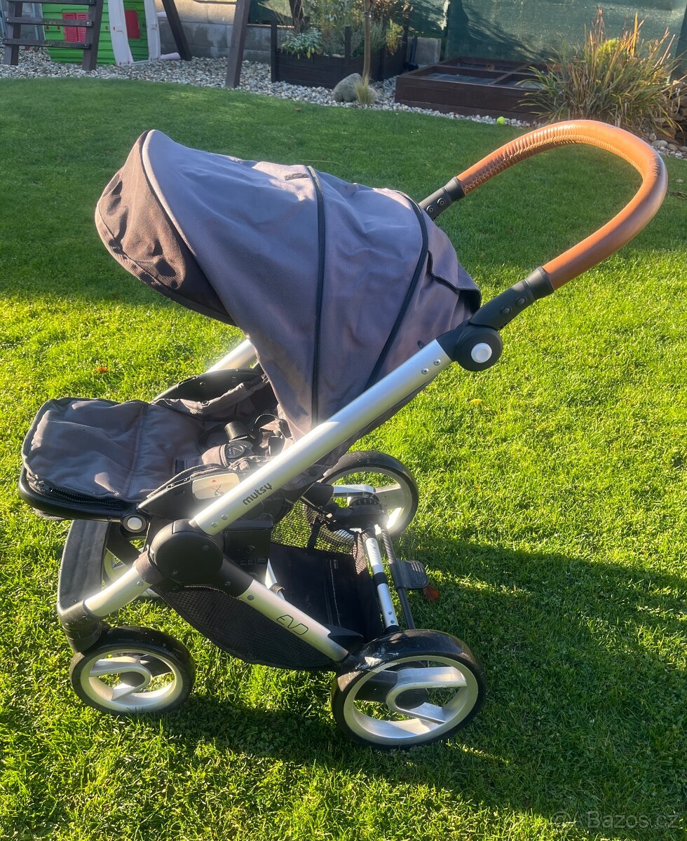 Trojkombinace kočárku Mutsy Evo Nomad Dark grey - 5