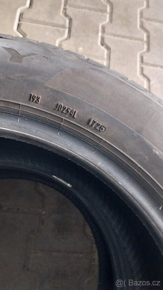Prodám 2 x letní pneu Pirelli 215/55/17 - 5