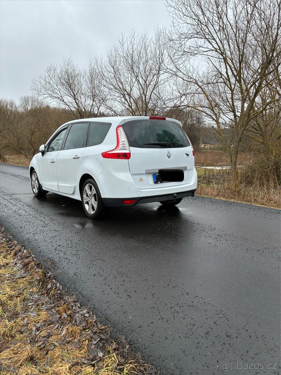Renault Megane scenic - 5