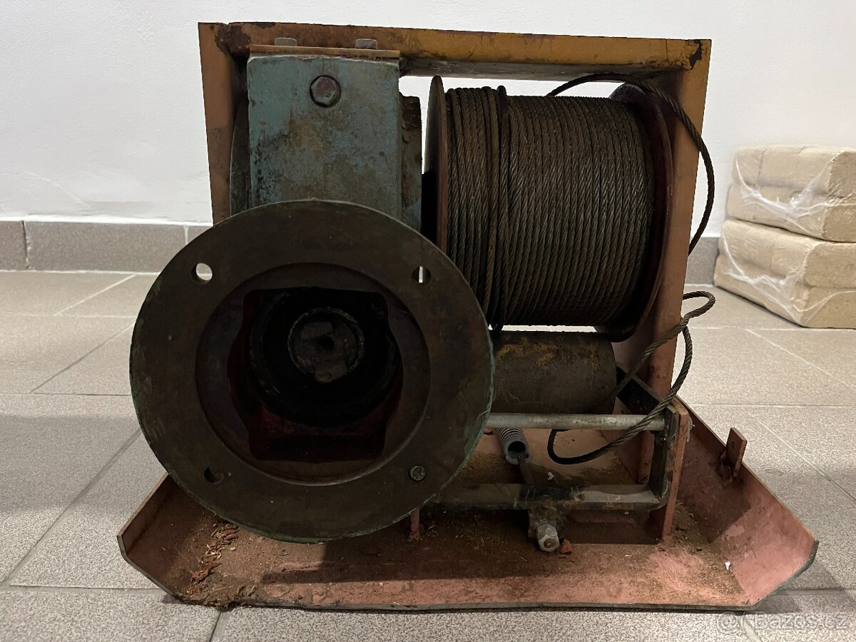 Prodám převodovku stavebního výtahu - 5