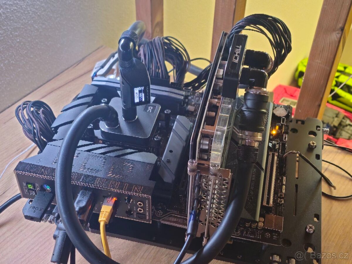 ASUS ROG CROSSHAIR X870E APEX - 5