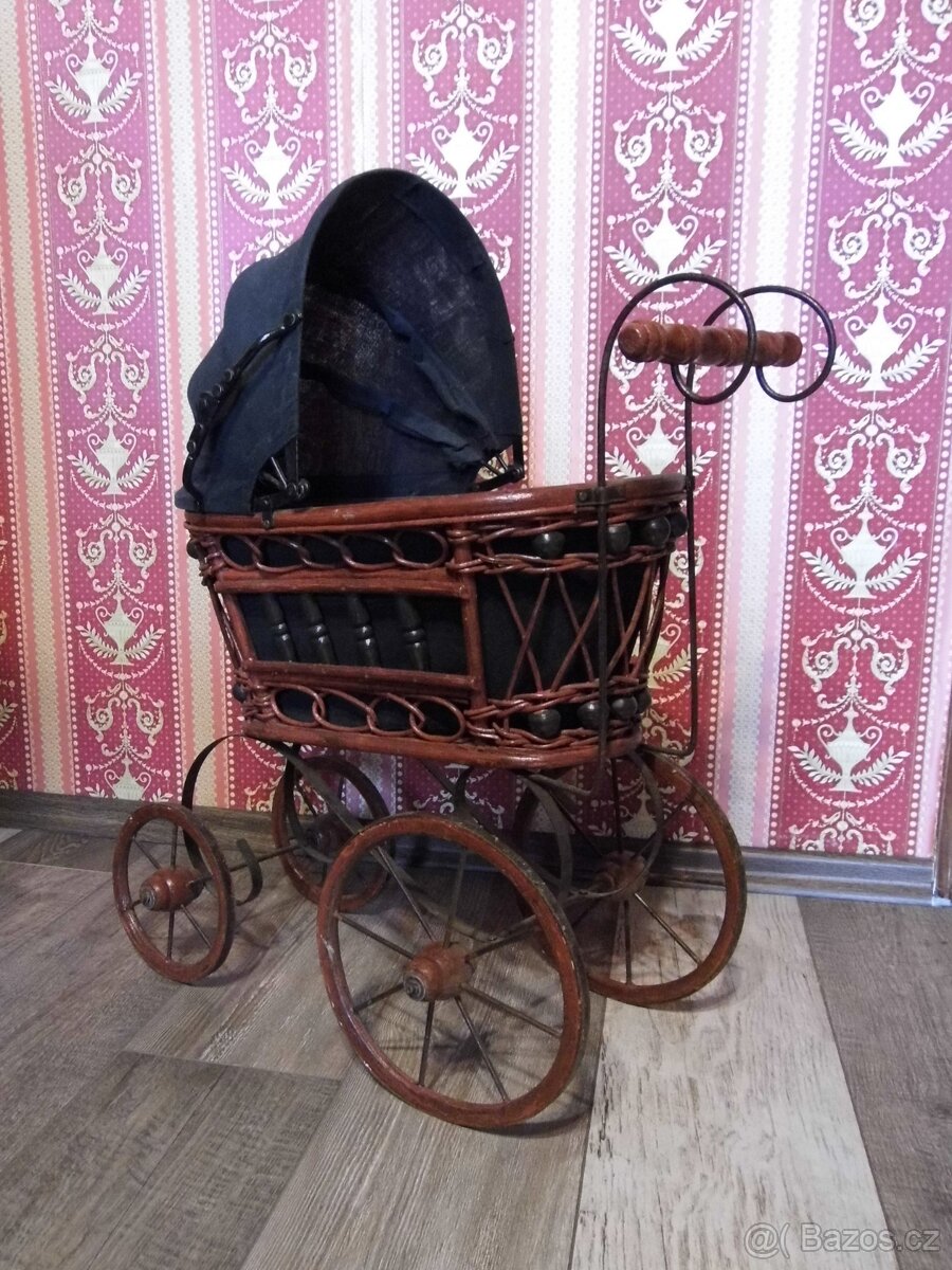 Proutěný kočárek na panenku - 5
