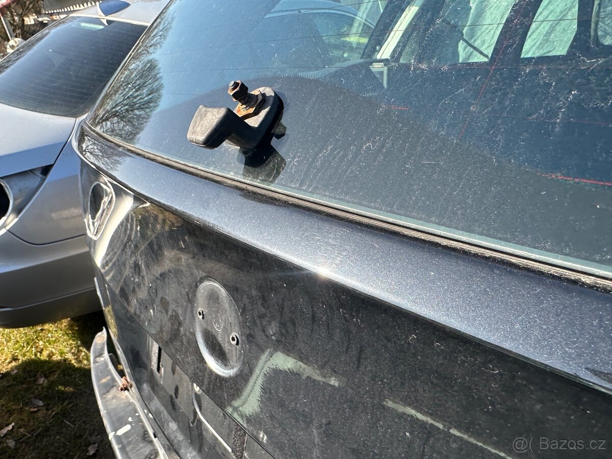 Bmw e61 zadní víko kufru - 5
