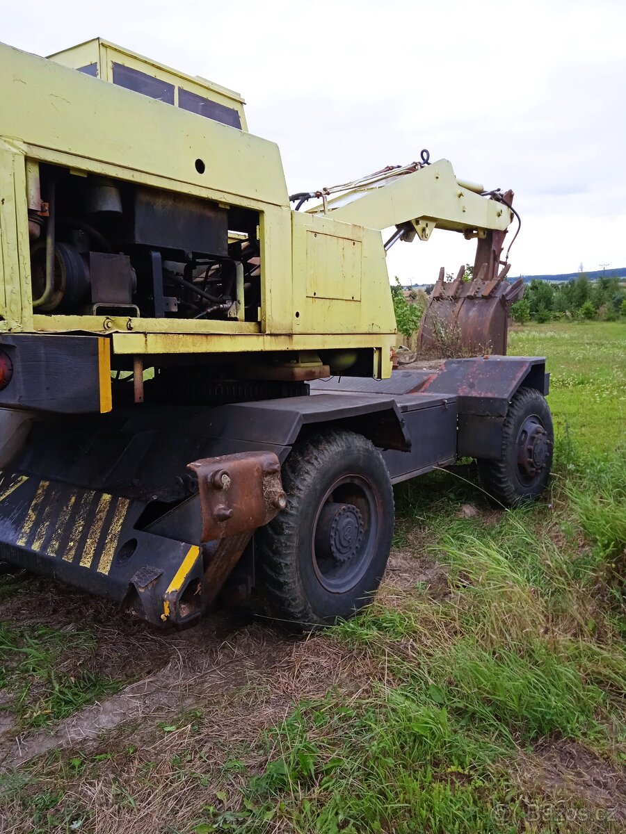 Kolový bagr DH 112 - 5