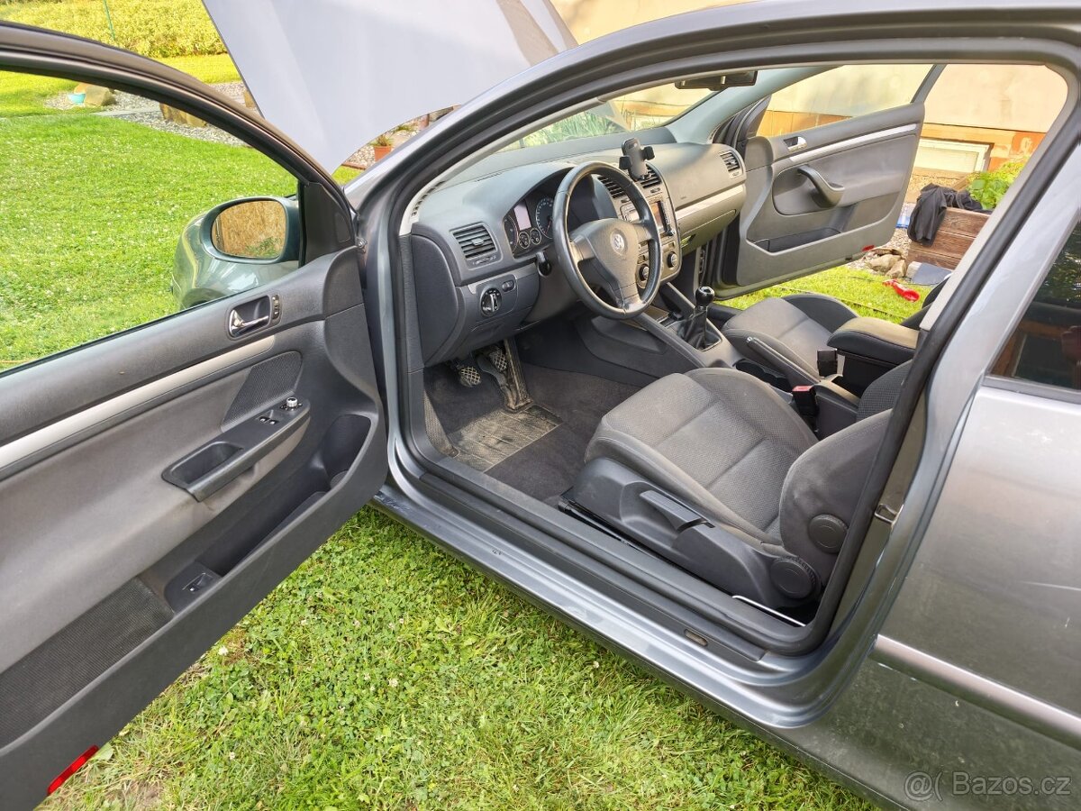 Volkswagen Golf 5, 2.0tdi 103kw - 5