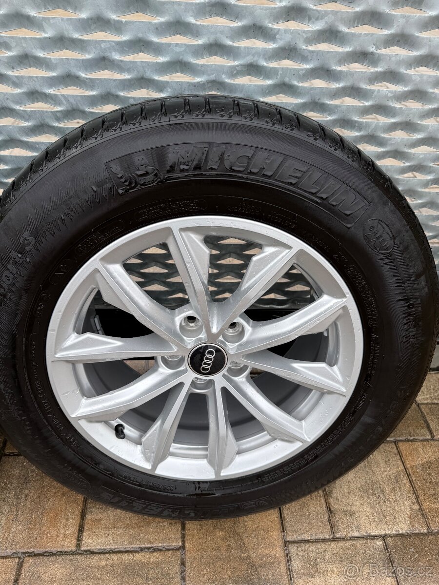 Audi Q5 235/65R17 104w - 5