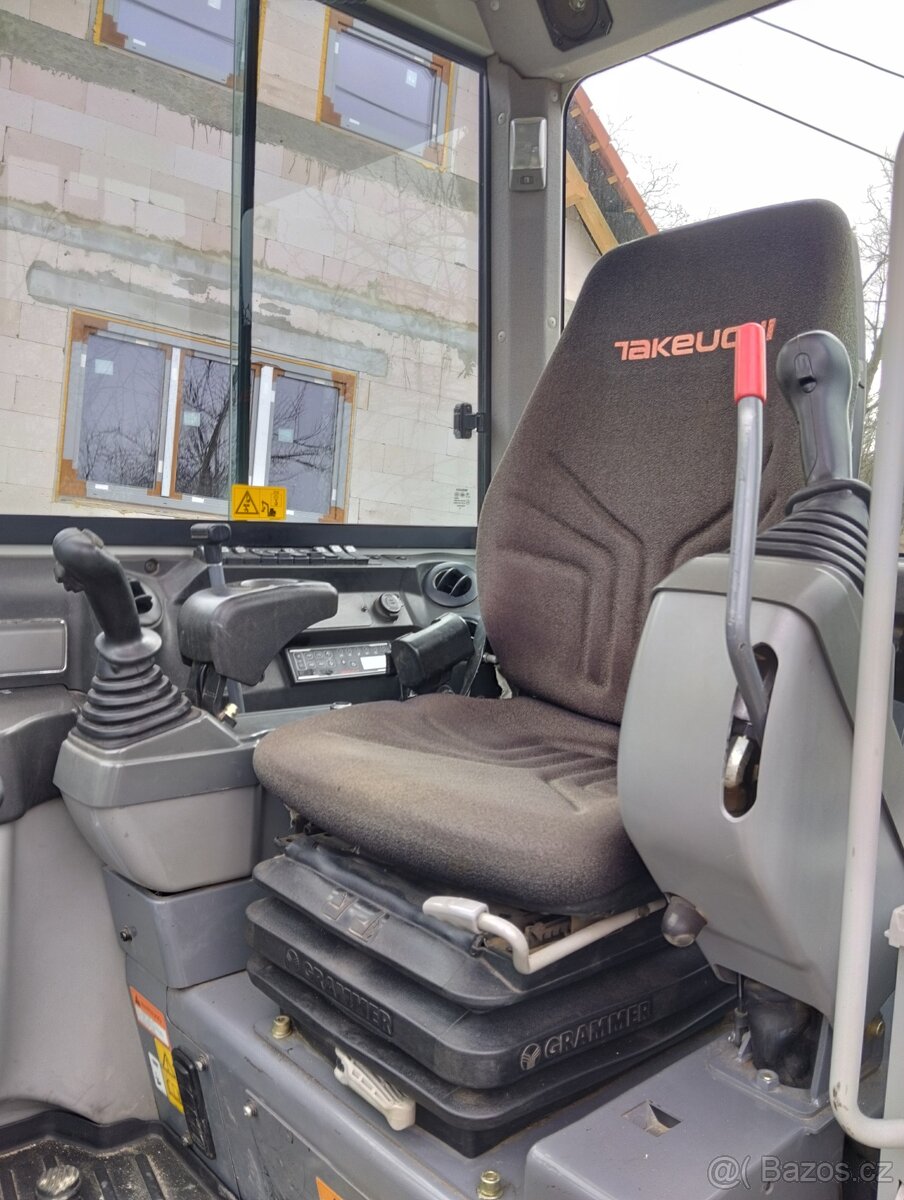 Minibagr Takeuchi TB230 - 5