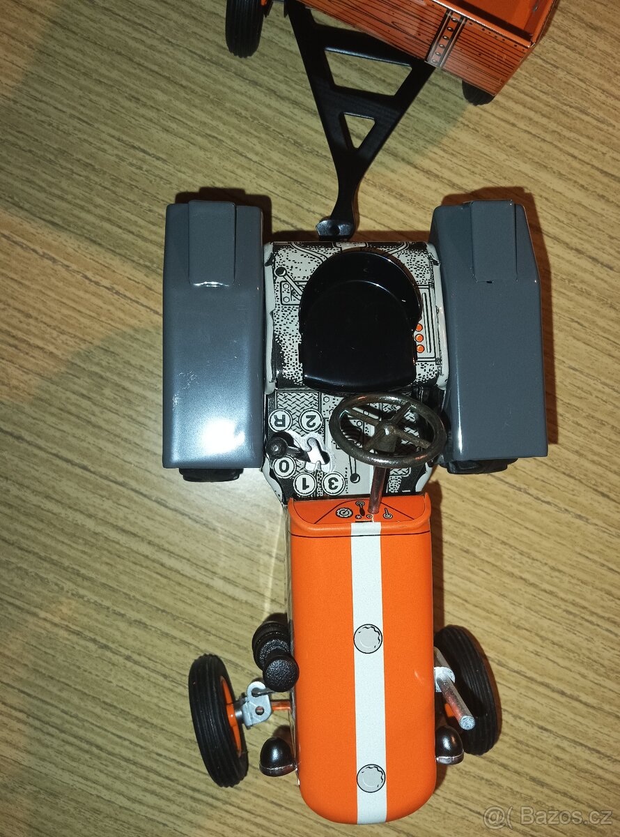 Kubota T15 s vlekem - 5