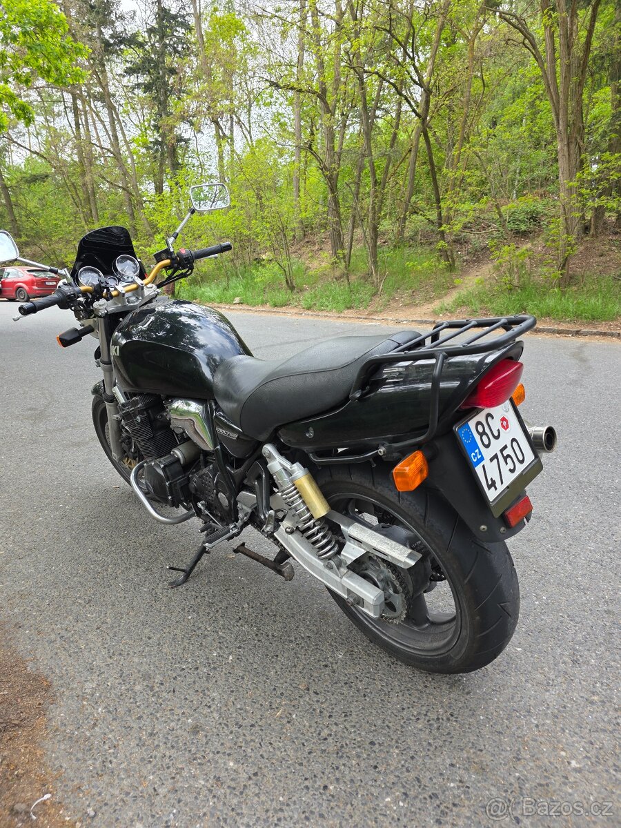 Suzuki GSX 750 Inazuma - 5