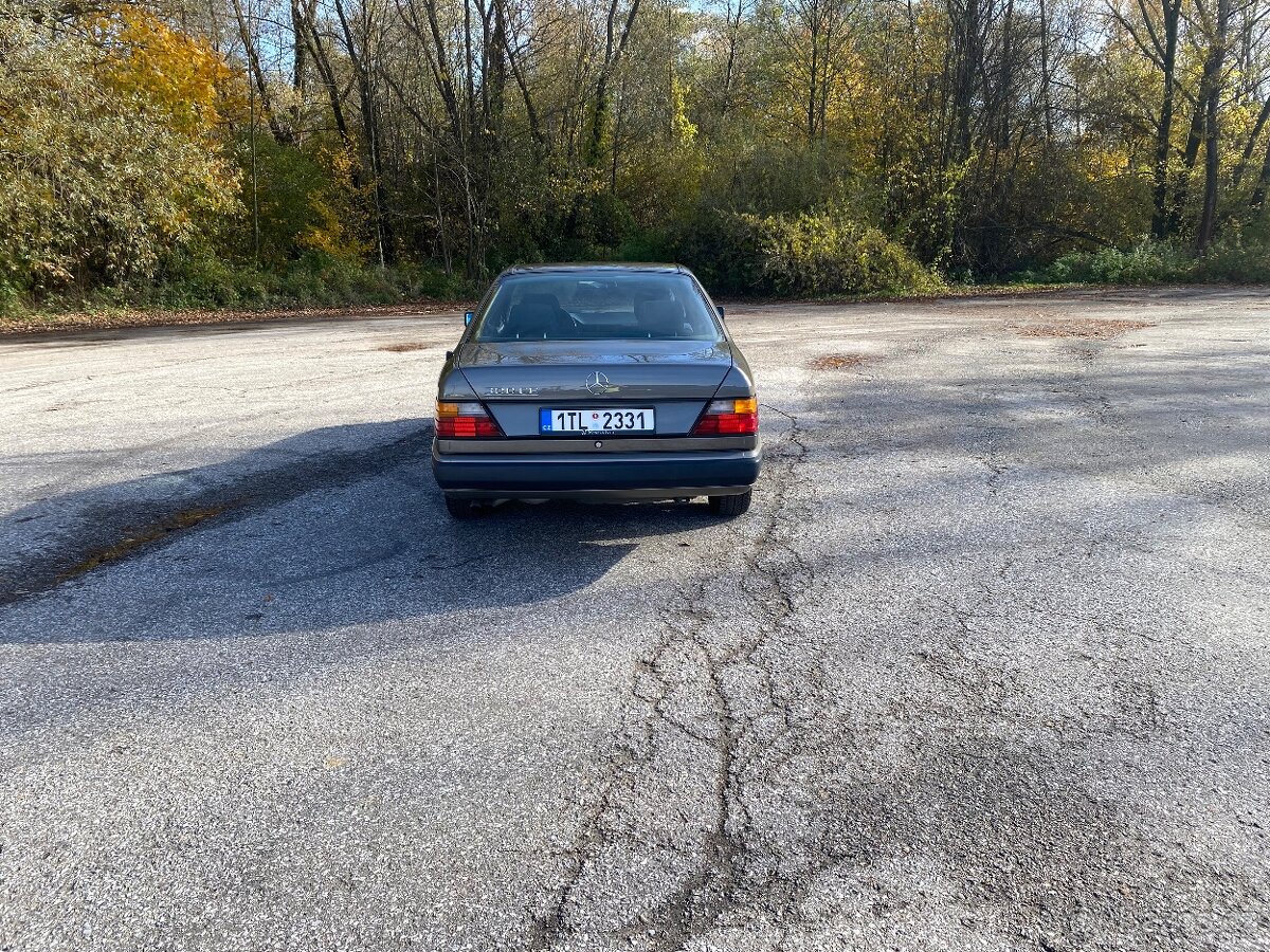 Mercedes-Benz w124 300ce - 5