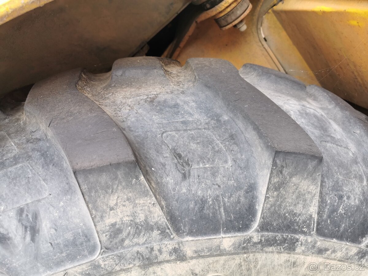 Traktorbagr Komatsu WB93R-5 - 5
