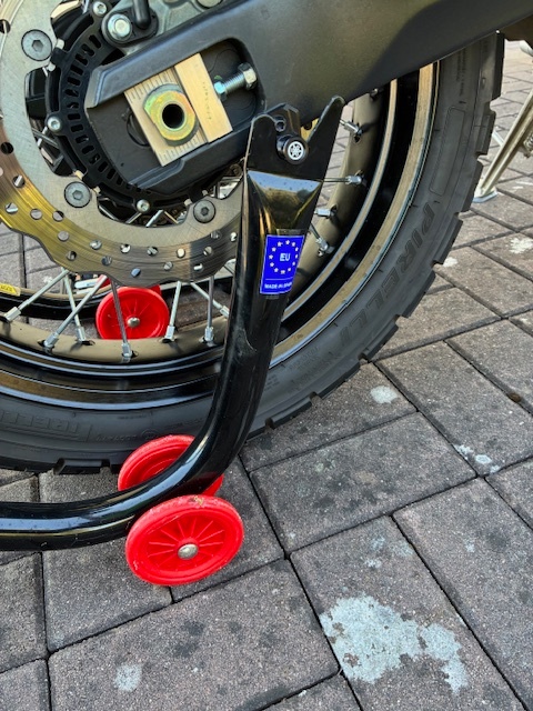 Rolna sada adaptérů na závodní stojan Ténéré 700 - 5