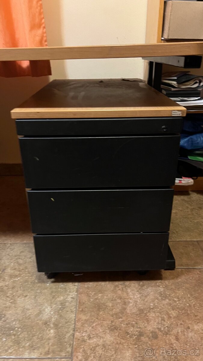 KANCELÁŘSKÝ PSACÍ STŮL - 5