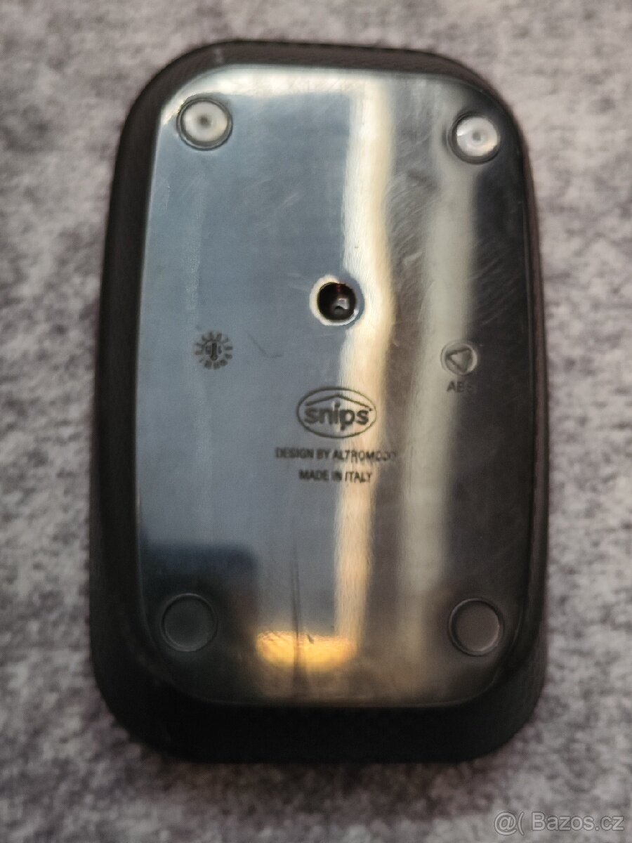 Stojan organizér na ovladače Snips - 5