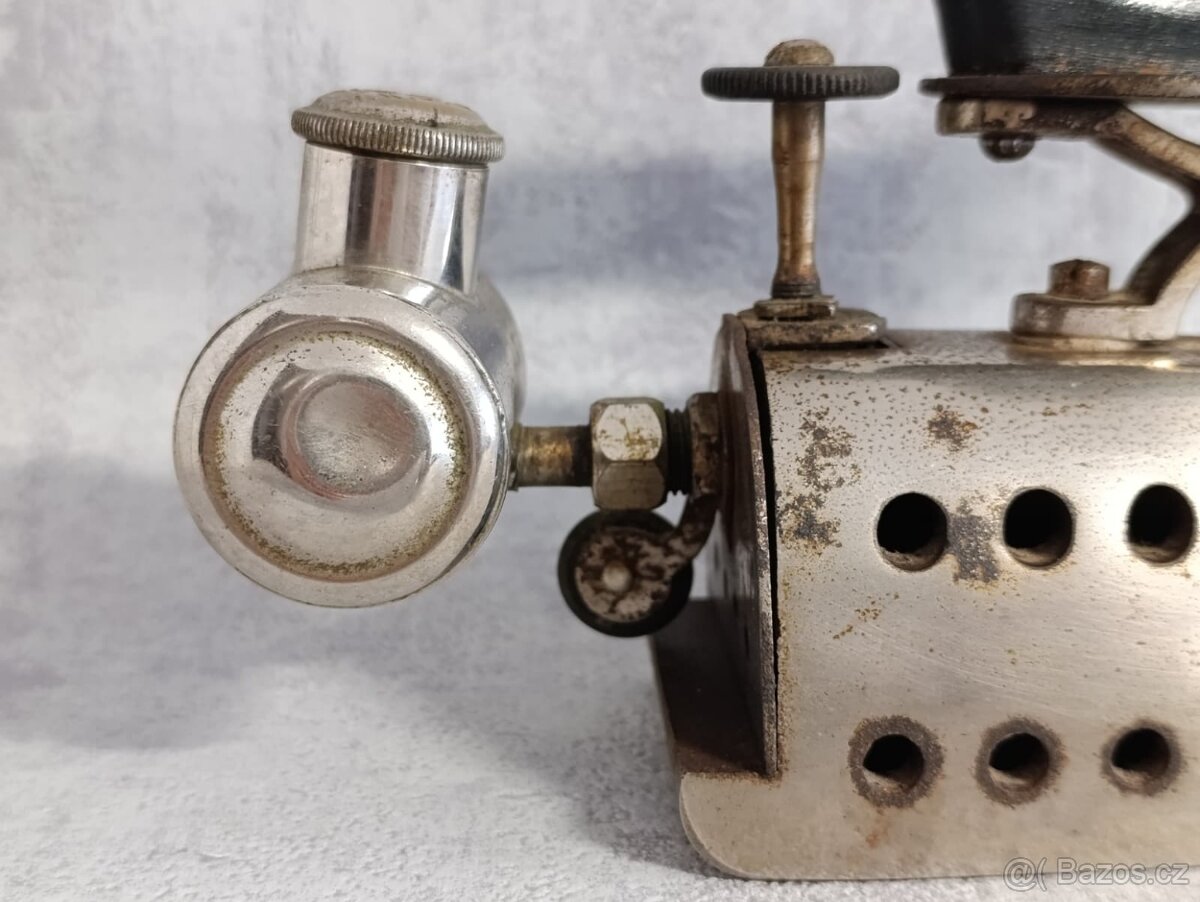 Velmi stará menší lihová žehlička OMEGA do sbírky, k dekorac - 5