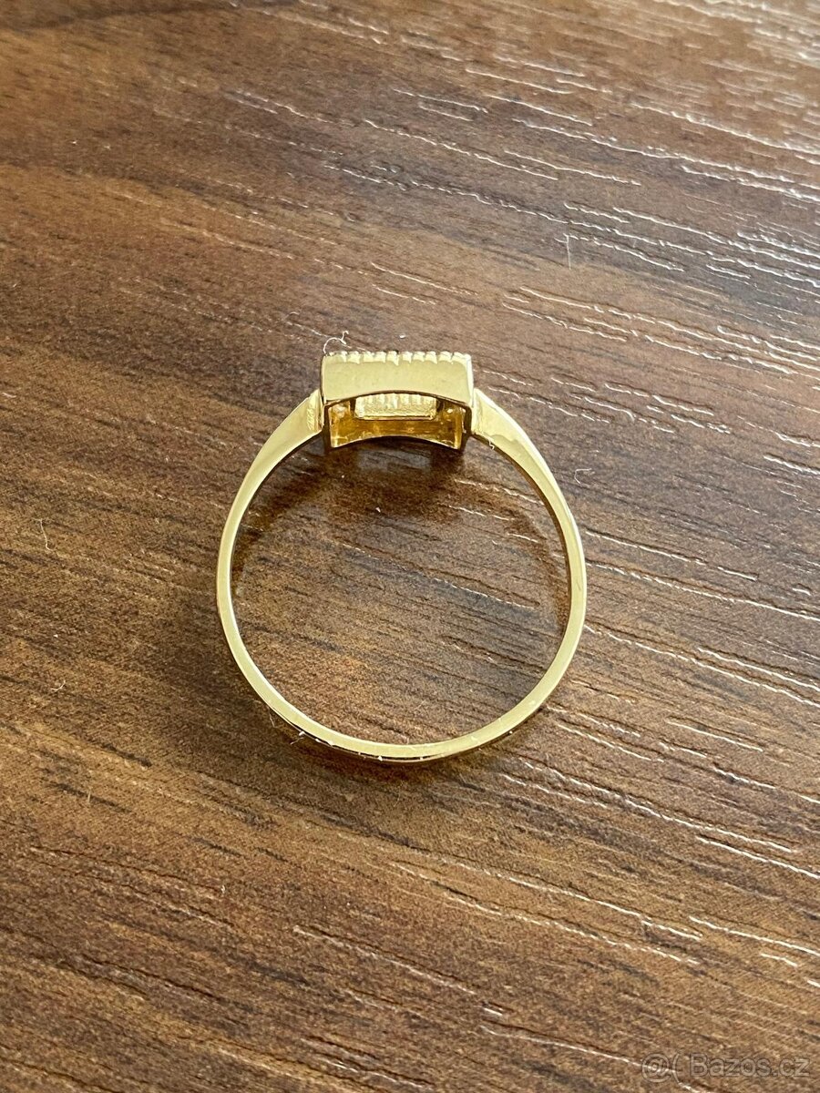 Zlatý dámský prstýnek - 5