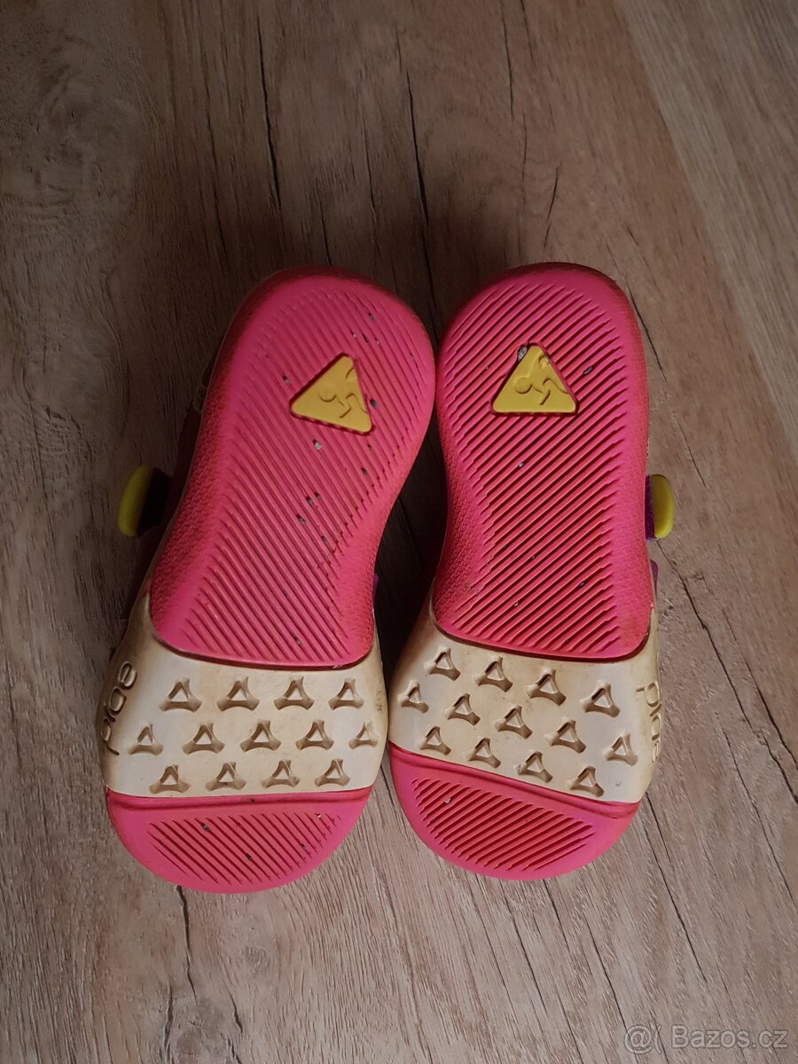 Dívčí barefoot sandálky vel. 25, zn. Plae - 5