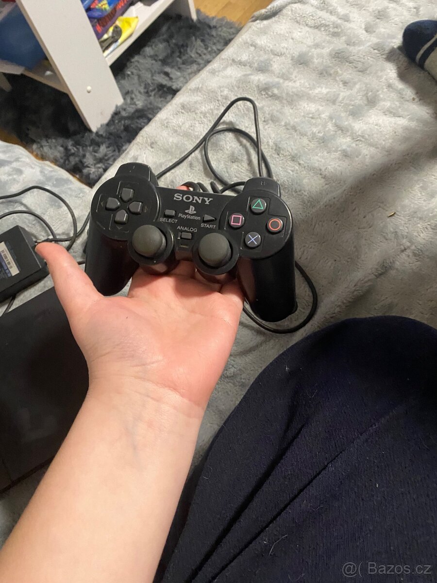 Prodám PlayStation 2 - 5