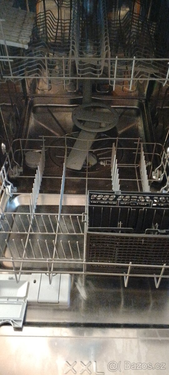 Vestavná myčka 60cm - 5