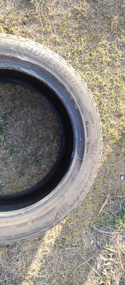 2x Pneu Bridgestone 255/45 R18 - 5