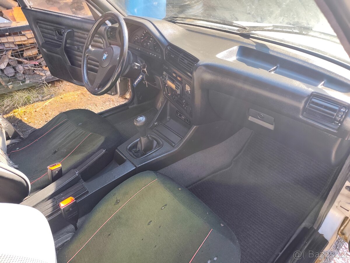 Bmw e30 318i - 5