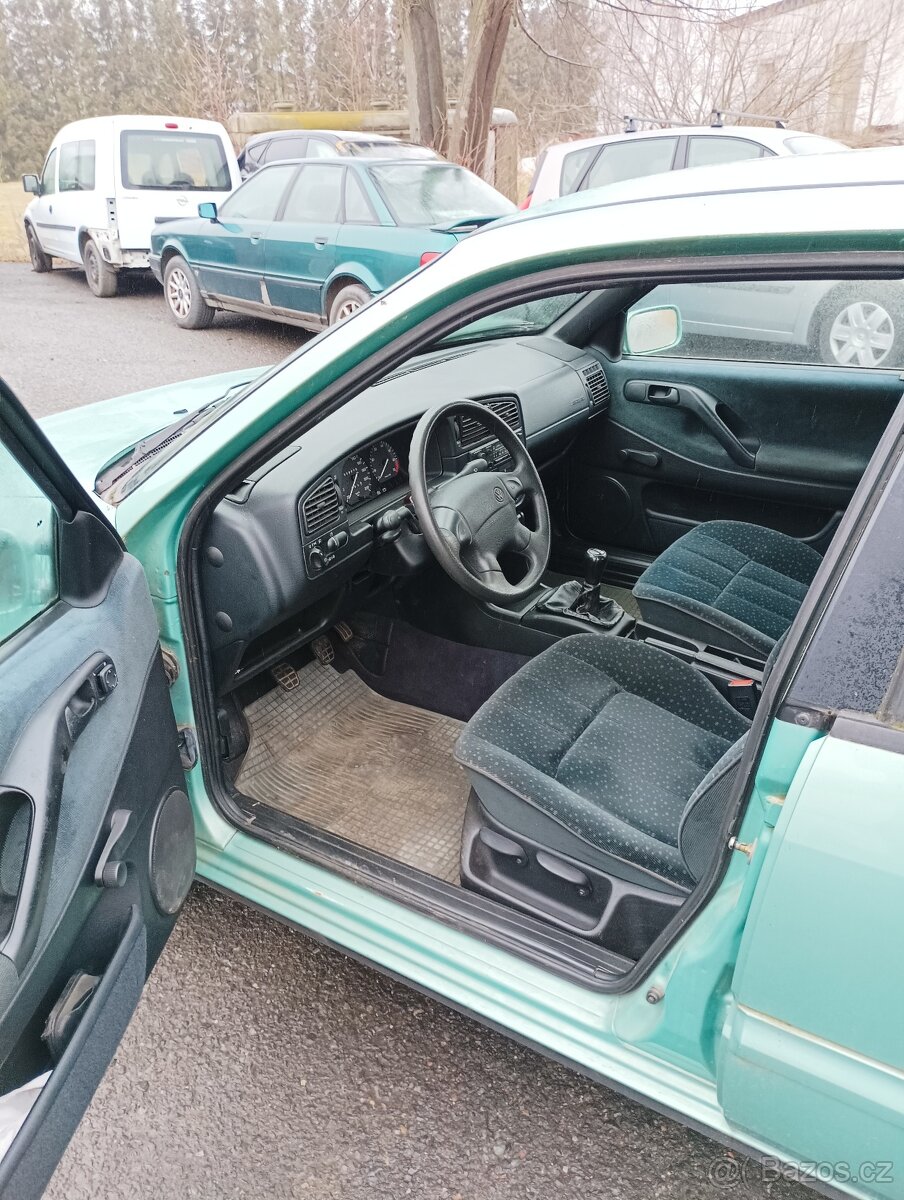 VW Passat B4 1,8i - 5