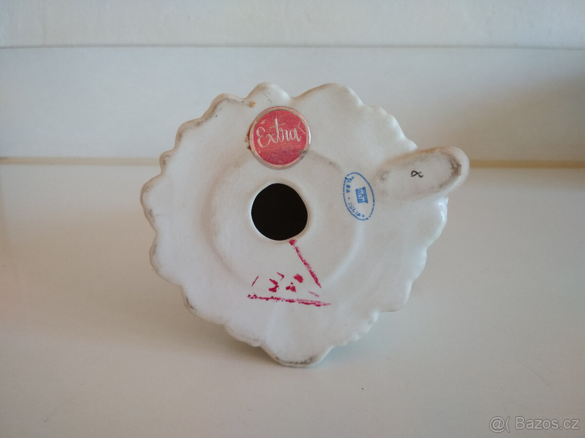 soška dívka s košíkem - 5