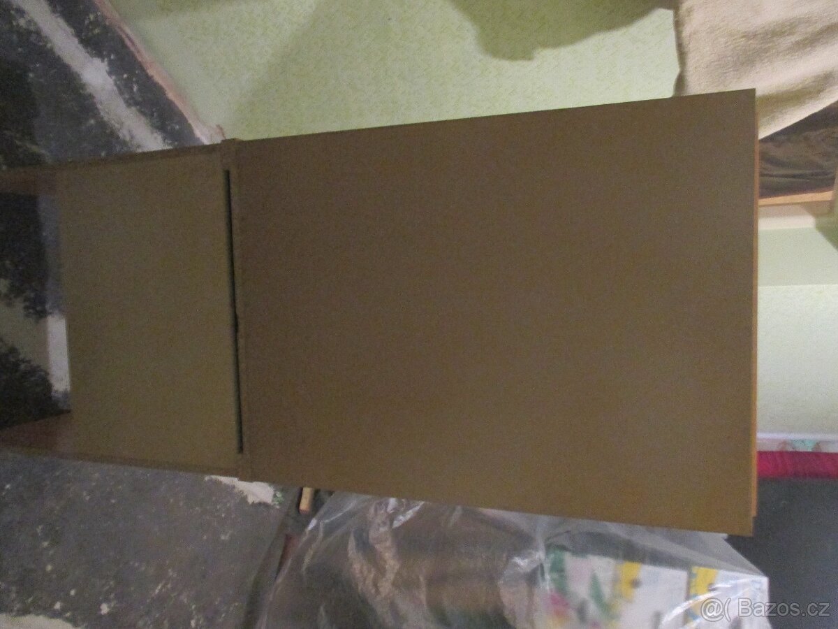 Kosmetický stolek - 5