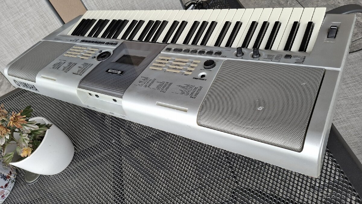 Klavesy Yamaha PSR 403 - 5