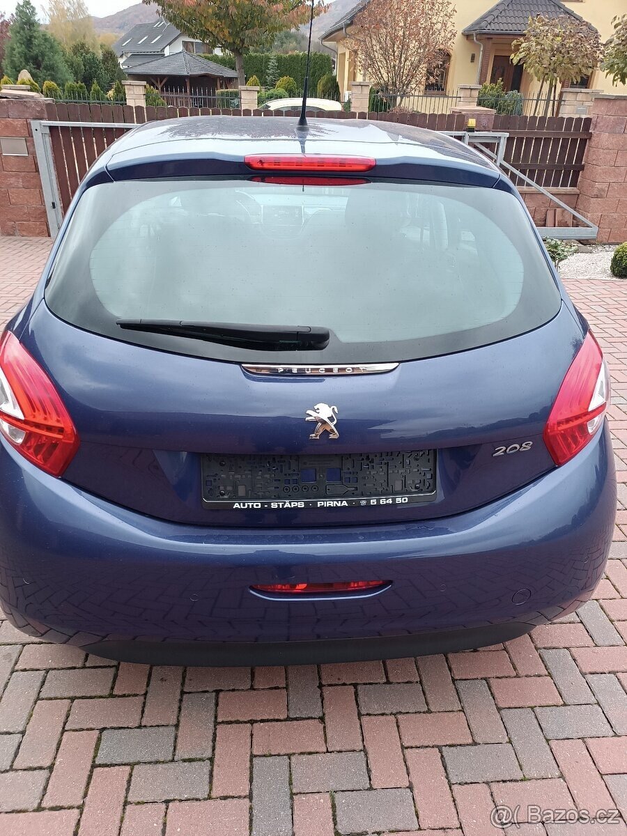 Peugeot 208, najeto 61 TKM, motor 1.2 benzin - 60Kw - 5
