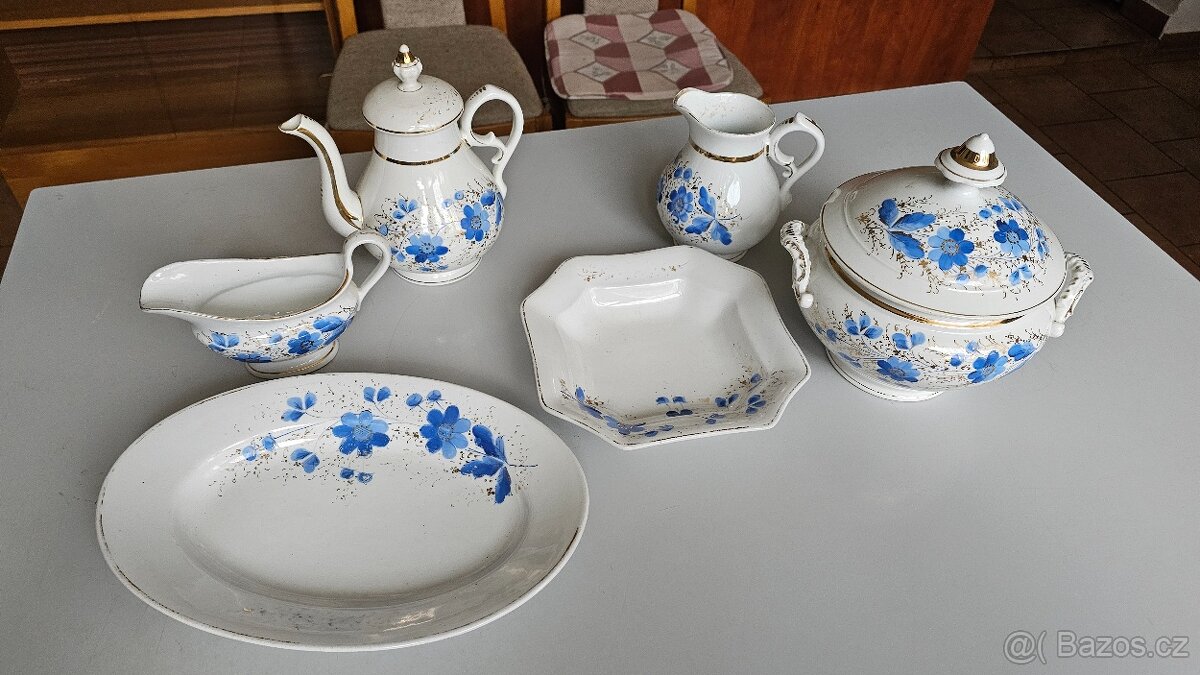 Torzo starého porcelánového jídelního servisu - 5