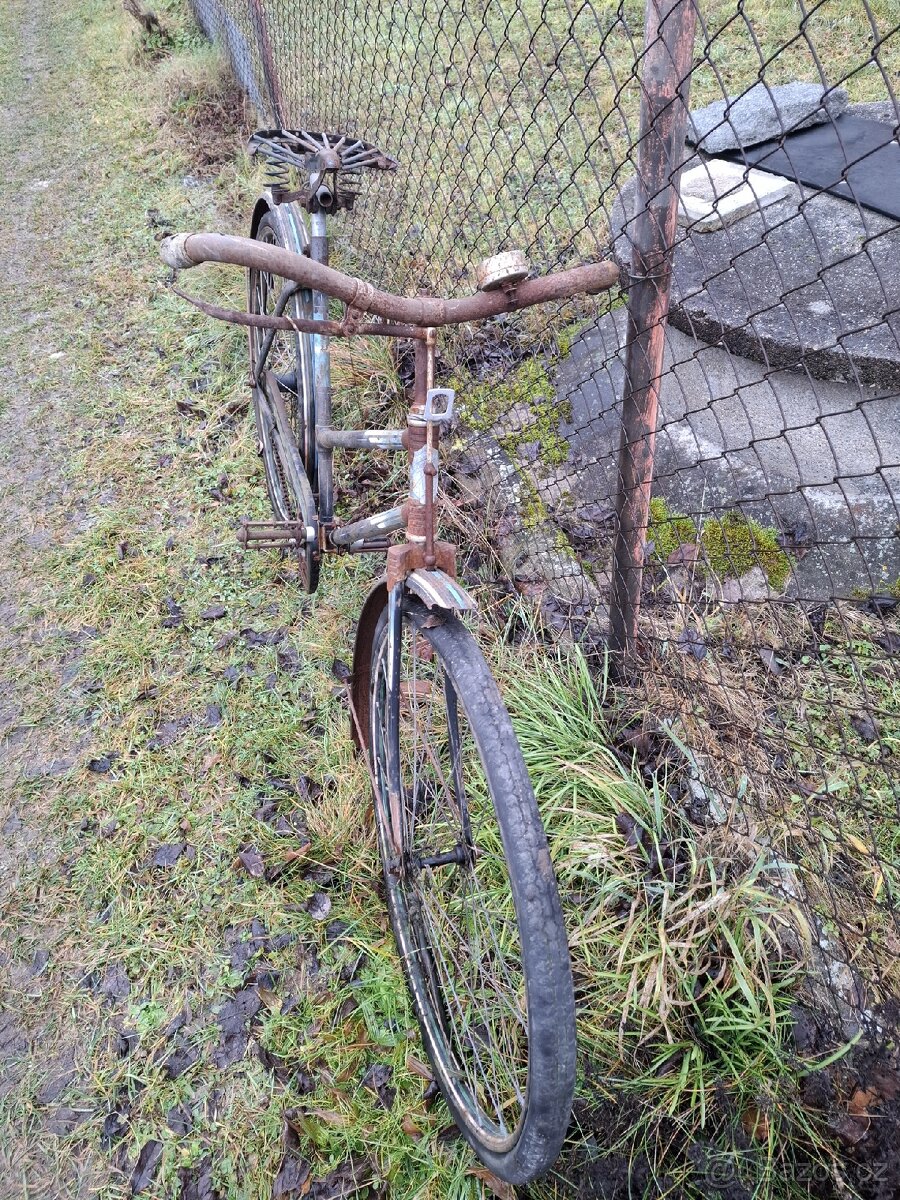 2x historické kolo Tudor - 5