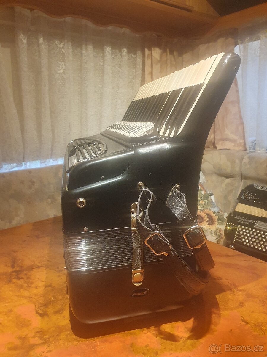 Špičkový akordeon Serenellini (Giulietti) - 5